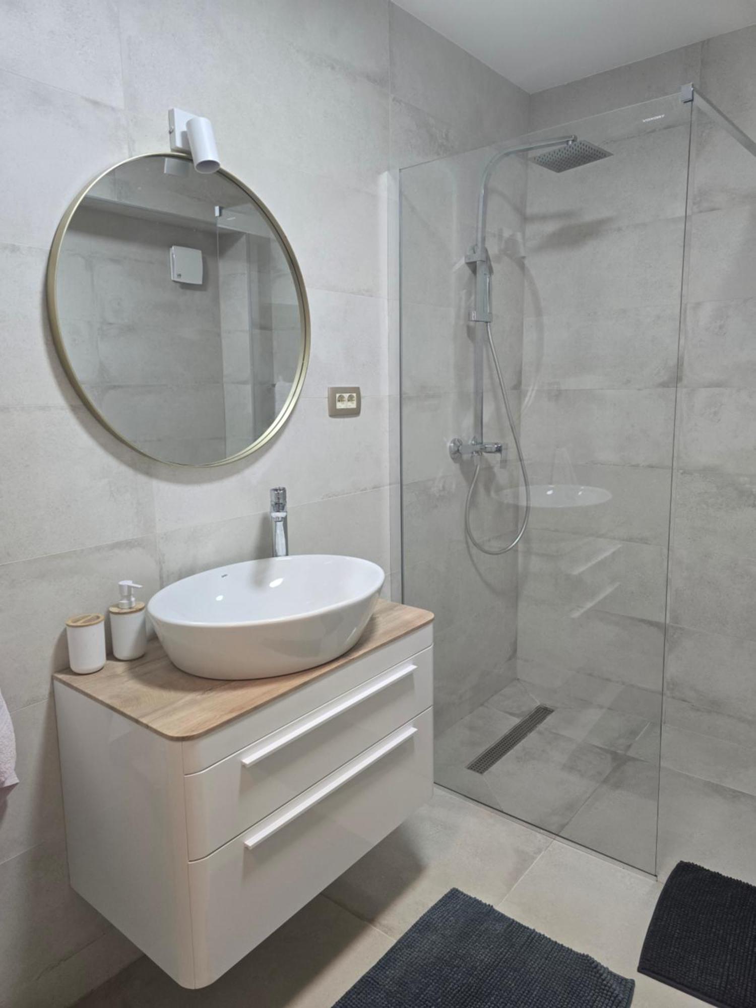 Apartman Mate Luka มาคาร์สกา ภายนอก รูปภาพ