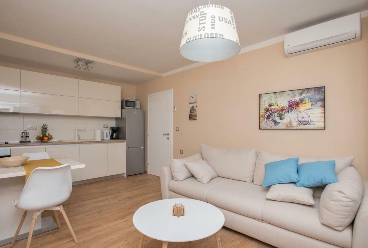 Apartman Mate Luka มาคาร์สกา ภายนอก รูปภาพ