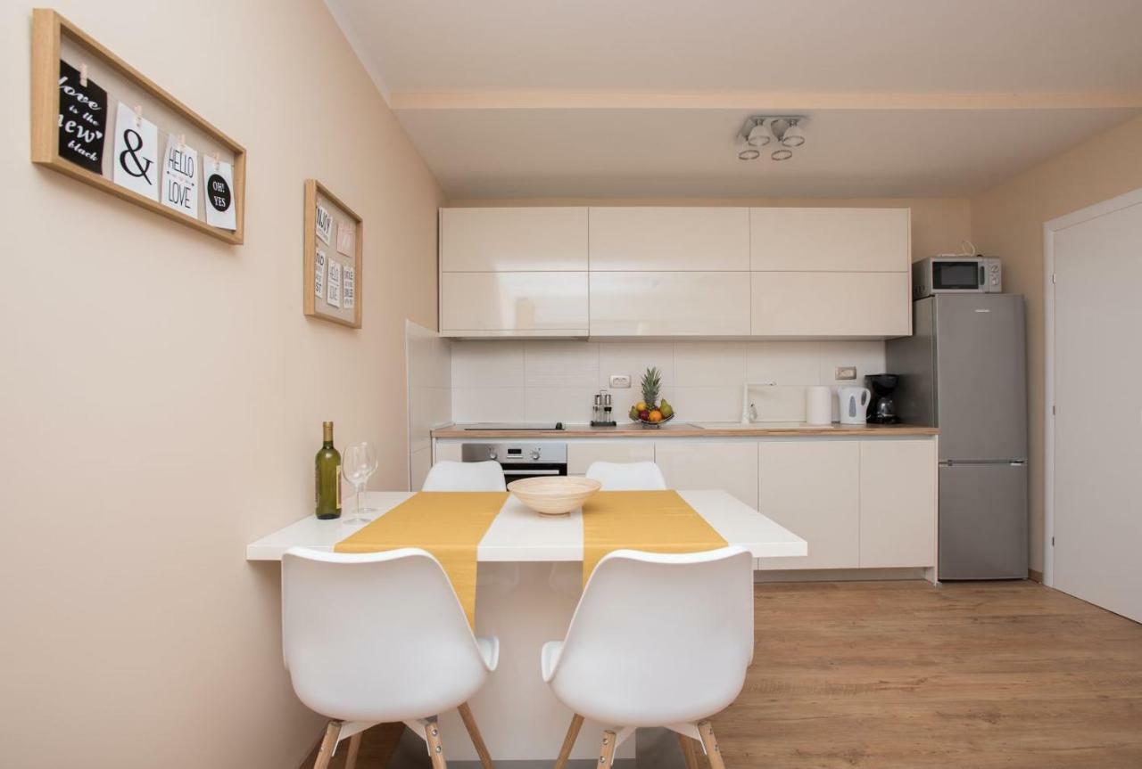 Apartman Mate Luka มาคาร์สกา ภายนอก รูปภาพ